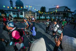 BIB: 
                            <button type="button" onclick="openModal(26232519)" class="btn btn-primary btn-sm float-right btn-popup" data-toggle="modal" data-target=".modal-high-quality">
                        <i class="fas fa-shopping-cart"></i> Add to Cart
                    </button>
                                            <button type="button" onclick="isThisMe(26232519, true)" class="btn btn-success btn-sm float-right btn-popup btn-isme hidden" data-toggle="tooltip" data-placement="bottom" title="นี่คือรูปของคุณใช่ไหม คลิกที่นี่เพื่อเอาเข้าอัลบั้ม">
                        <i class="fas fa-plus"></i> Add to album
                    </button>
                    <button type="button" onclick="isThisMe(26232519, false)" class="btn btn-warning btn-sm float-right btn-popup btn-isnotme hidden">
                        <i class="fas fa-ban"></i> Remove from album
                    </button>